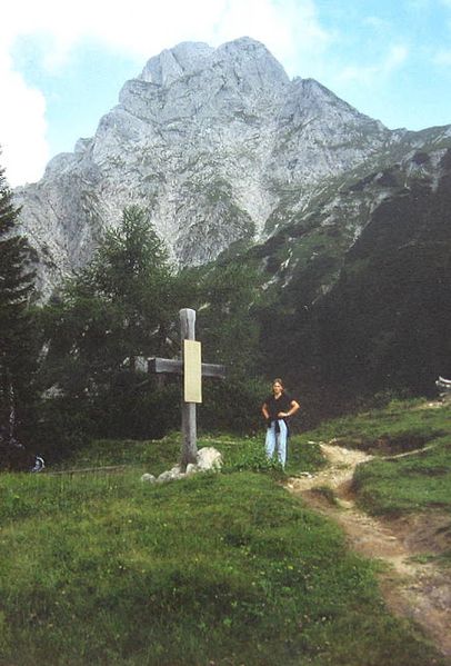 Datei:Heldenkreuz-treffneralm 1872.JPG