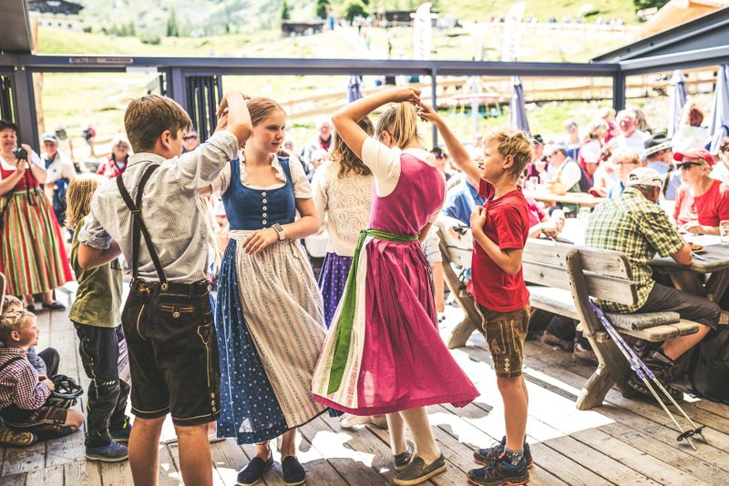 Datei:Fest zur Almrauschblüte 03.jpg