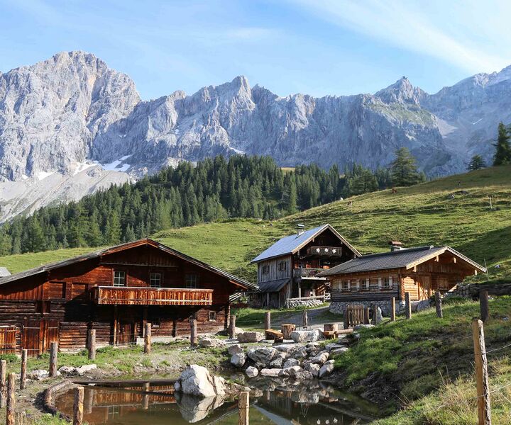 Datei:Neustattalm-Stoffen-Hütte.jpg