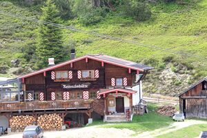 Reiteralmhütte 02625 2019-06-18.jpg