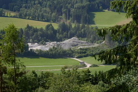 Kalksteinbergbau Burgfried-1000-2023-06-14.jpg