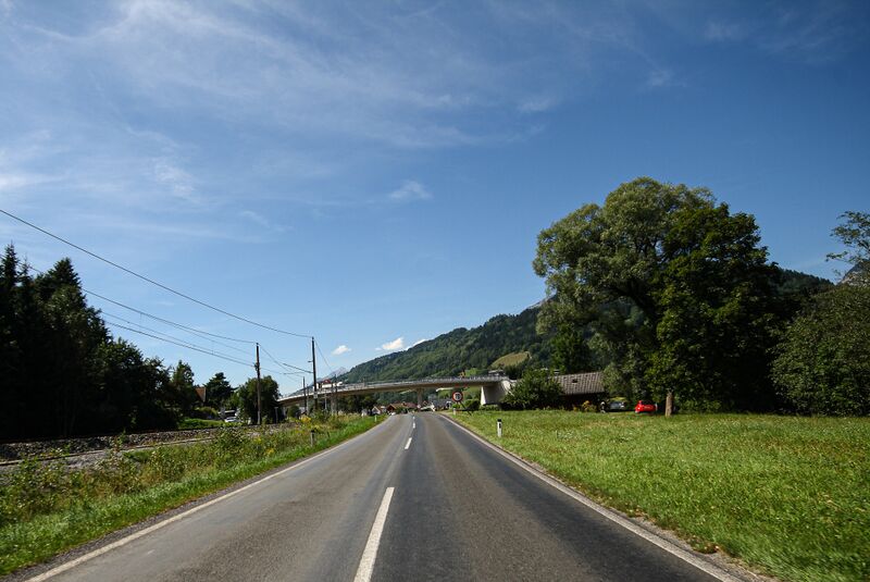 Datei:Steinerstraße moosheim-1000-2015-08-28.jpg