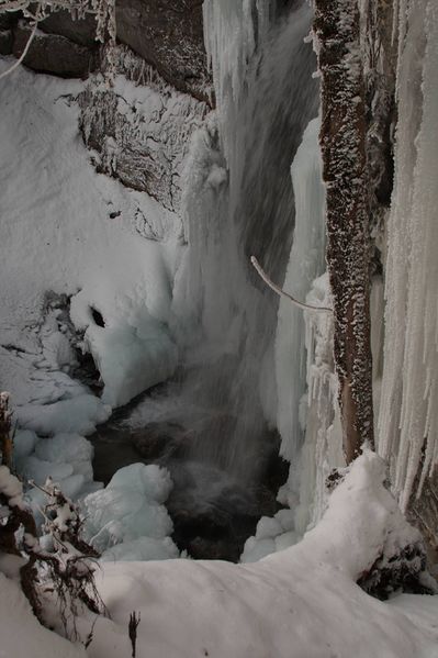 Datei:Luserfall 1455 2011-01-06.jpg