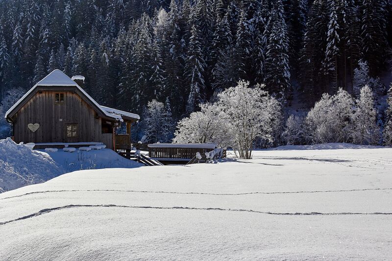 Datei:Weiße wand 1902-0194-2023-01-26.jpg