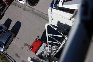 DLK-23-12 1456 2013-10-13.jpg