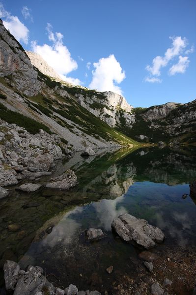 Datei:Hölltalsee 37084 2011-09-26.jpg
