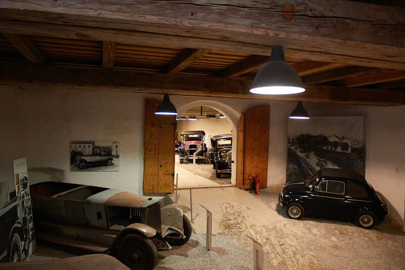 Datei:Oldtimer burg strechau-0059-2023-05-04.jpg