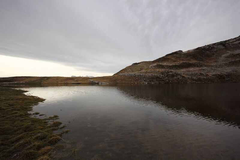 Datei:Augstsee loser 88719 2018-11-04.jpg