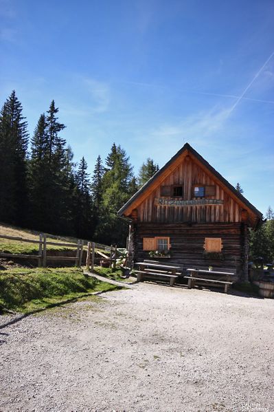 Datei:Ritzingerhütte8386.jpg
