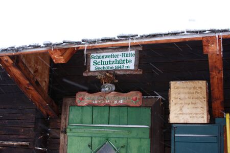 Schönwetterhütte gumpeneck 23415 2013-02-03.jpg