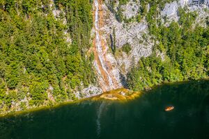 Hinterbach Wasserfall am Toplitzsee Manuel Capellari.jpg