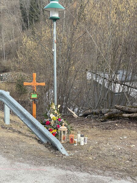 Datei:Busunglück schlösslkehre-1001-2023-03-13.jpg