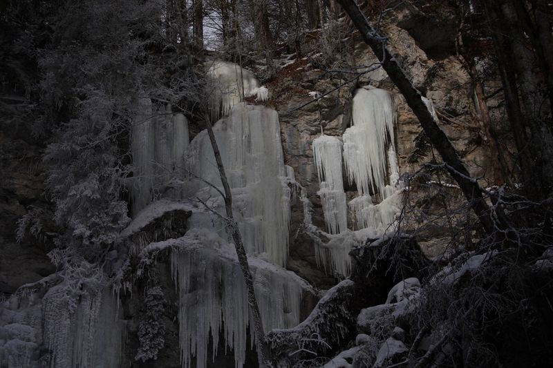 Datei:Luserfall 1379 2011-01-06.jpg