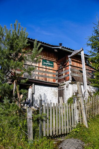Datei:Alte jagdhütte-leistenalm-2000-2021-07-27.jpg