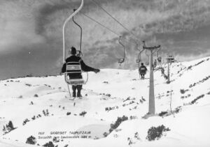 Lawinenstein Tauplitz Sessellift.jpg