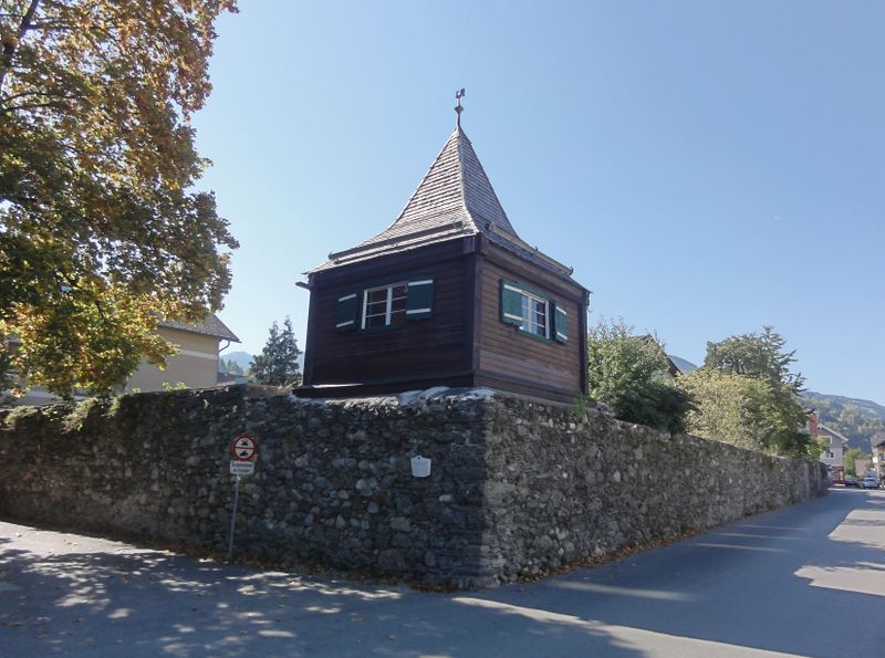 Datei:Stadtmauer in Schladming.jpg