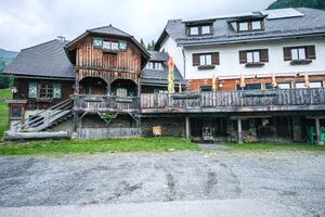 Kreutzerhütte katschtal 92632 2015-06-18.jpg