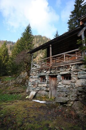 Lackneralm 2295 2010-04-28.jpg