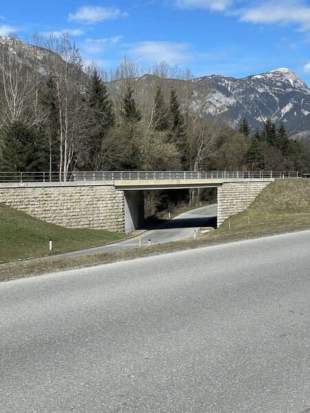 Datei:Rampe birnbergweg-1001-2023-03-21.JPG