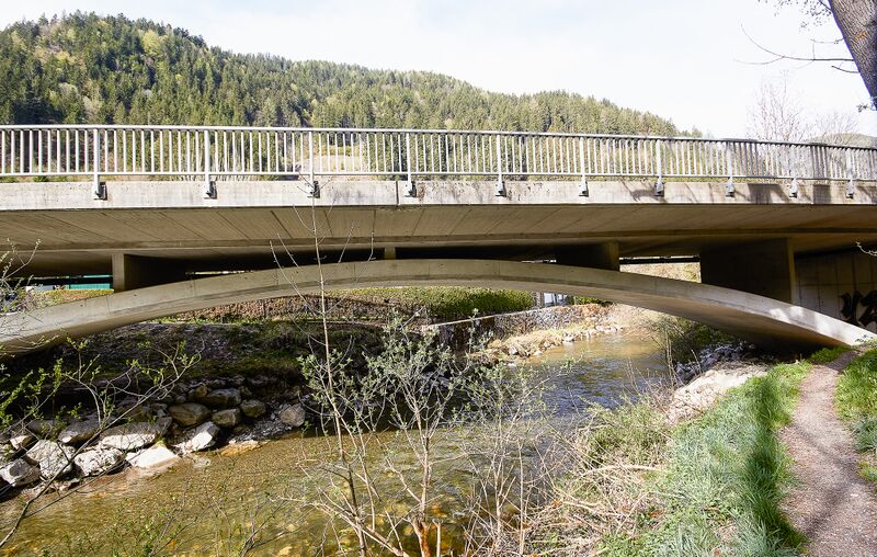 Datei:Rainerbrücke donnersbach-1001-2020-04-21.jpg