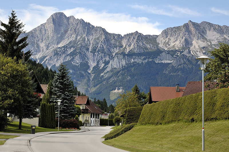 Datei:Hall bei Admont.jpg
