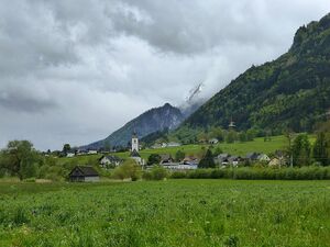 Niederhofen mit Tressenstein.JPG
