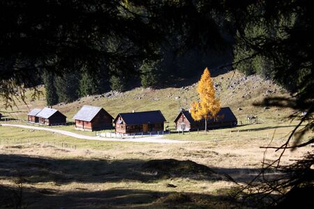 Simeterhütte viehbergalm 10592 2015-10-27.jpg