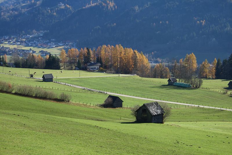 Datei:Birnberg heuhütten 13911 2015-11-12.jpg