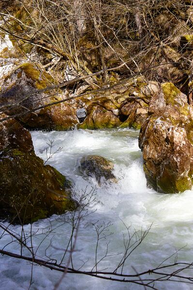 Datei:Klachauer gefällstufe-0051-2023-04-22.jpg