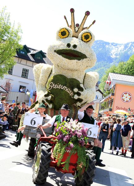 Datei:Narzissenfest Froschkoenig.jpg