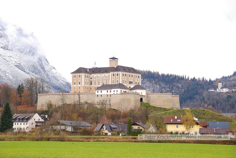 Datei:Trautenfels Schloss 01.jpg