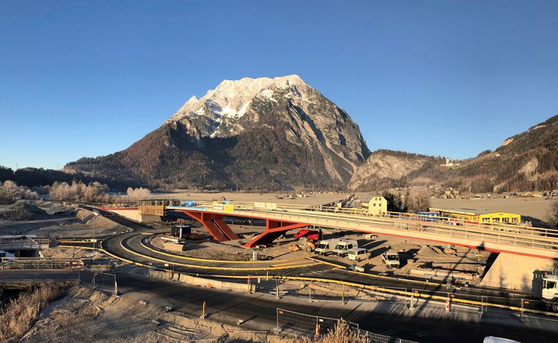 Datei:Verkehrsknoten Trautenfels 2019.jpg