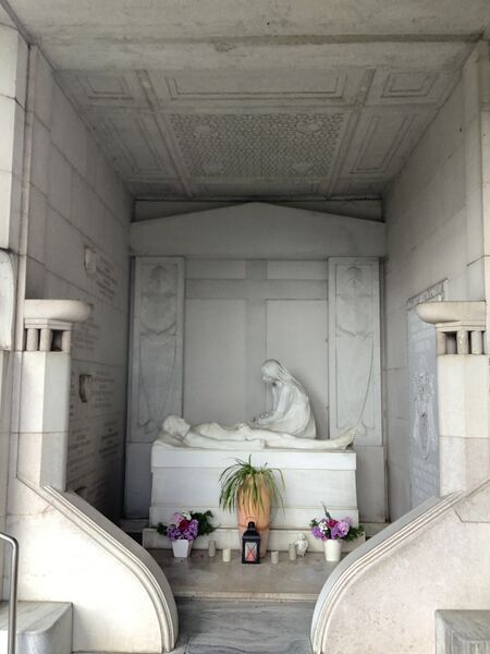 Datei:Familiengruft der Grafen Lamberg 02.jpeg