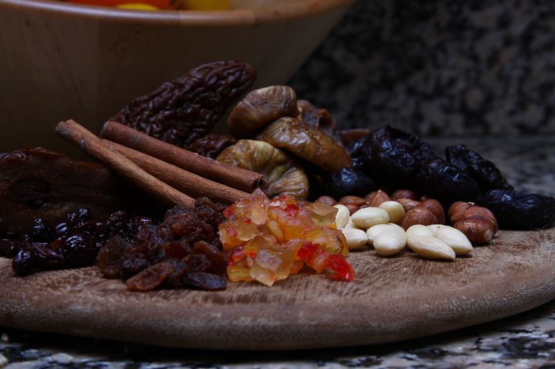 Datei:Kletzenbrot 80169 2014-12-11.jpg