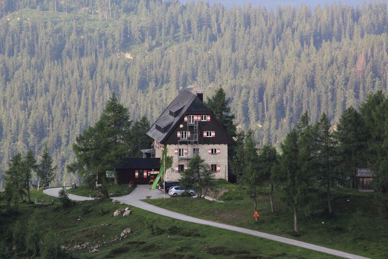 Datei:Linzerhaus-traweng 51647 2017-06-24.jpg