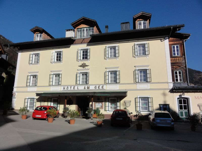 Datei:Seehotel in Altaussee.jpg