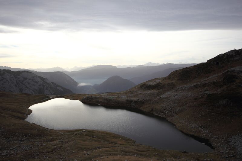 Datei:Augstsee loser 88733 2018-11-04.jpg