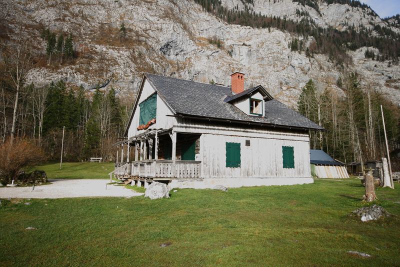 Datei:Jagdhaus seewiese 79755 2014-11-15.jpg