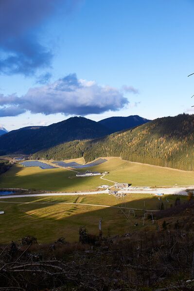 Datei:Solarpark Kaiserau-0008-2022-11-14.jpg
