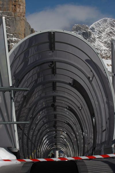 Datei:Förderband Skyline 93937 2015-06-25.jpg