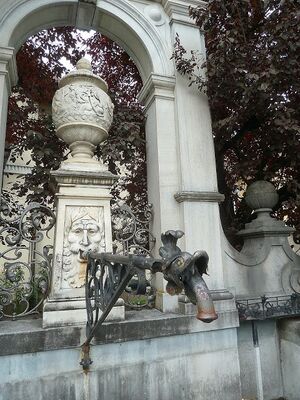 Leopoldinenbrunnen 0343.JPG