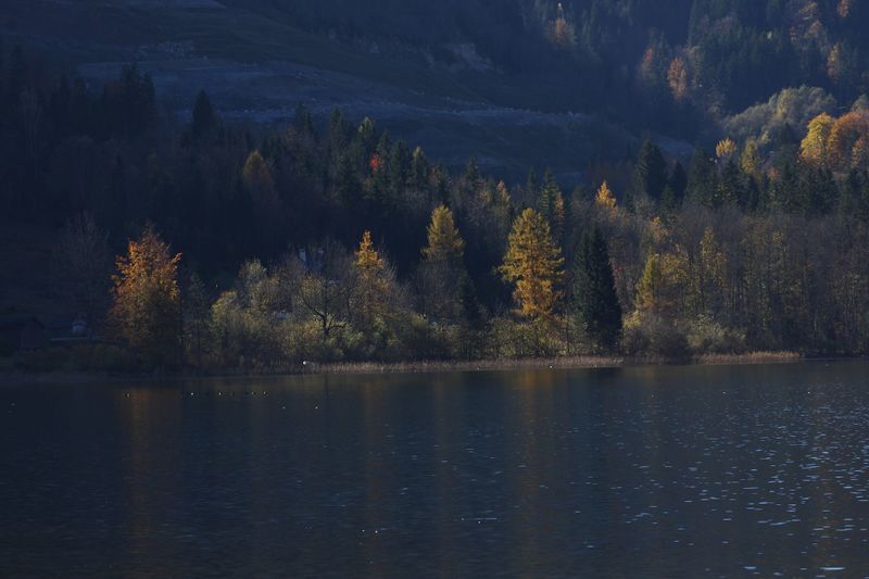 Datei:Grundlsee See 77988 2014-11-03.jpg