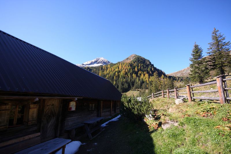 Datei:Kaltherbergalm knallstein 36376 2011-10-18.jpg