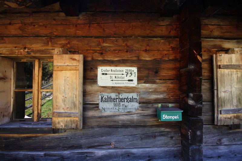 Datei:Kaltherbergalm knallstein 36364 2011-10-18.jpg