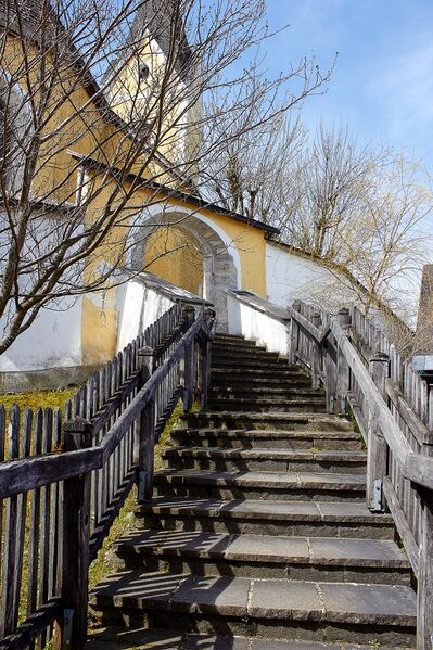 Datei:Pfarrkirche BM-0252-2023-04-22.jpg