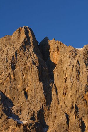 Dachsteinmassiv-südwand 24778 2008-11-05.jpg