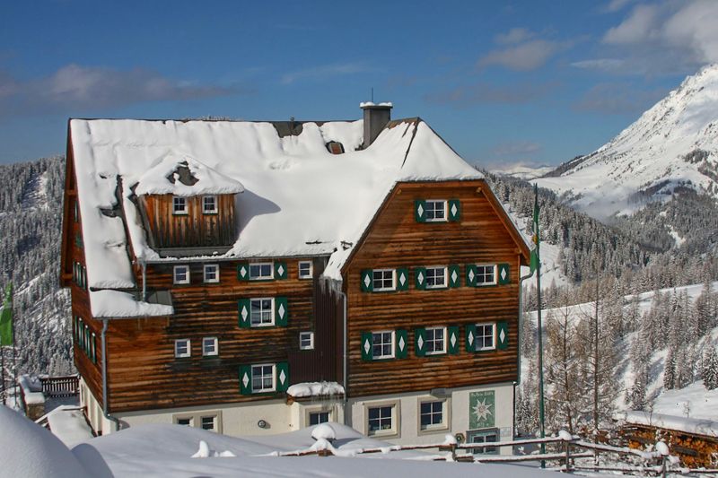 Datei:Austriahütte-ramsau 16-03-09 0010-2000x1333.jpg