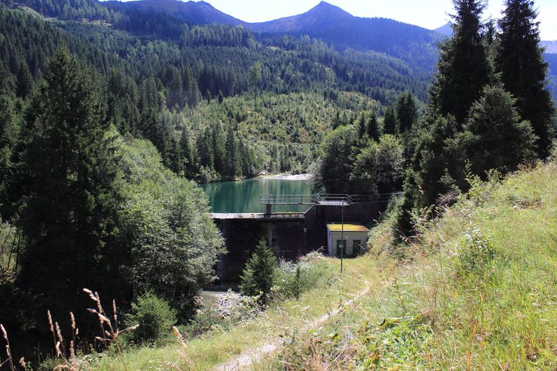 Datei:Staustufe -sattental 56635 2017-08-25.jpg