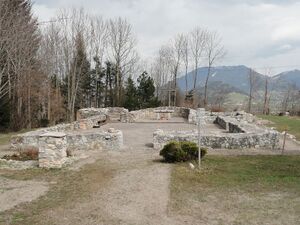 Kirchenruine-Neuhaus-2.jpg
