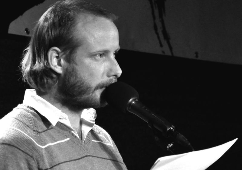Datei:Poetry Slam Joerg Zemmler.jpg